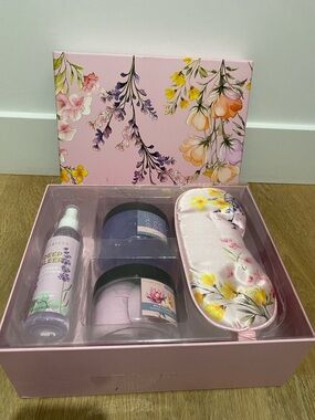 Floral Lavender Sleep & Spa Gift Set - Pink